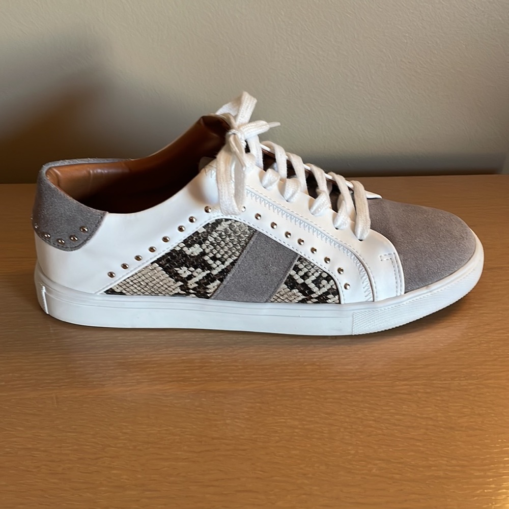 Steve Madden animal print sneaker Size 10